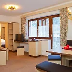 Apartamento Alpin-8 By Interhome *